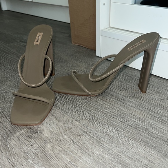 Yeezy Season 8 Sandals, 40 - Picture 2 of 9